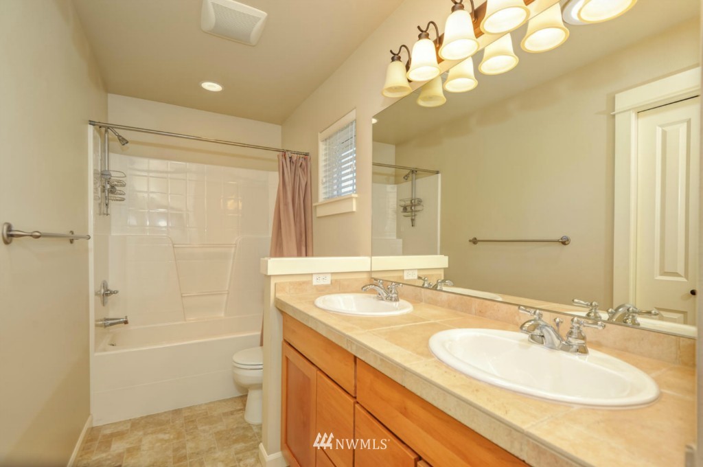 10317 Northeast 190th Street Bothell, WA 98011 - Photo 13 of 15 Gallery Image 13