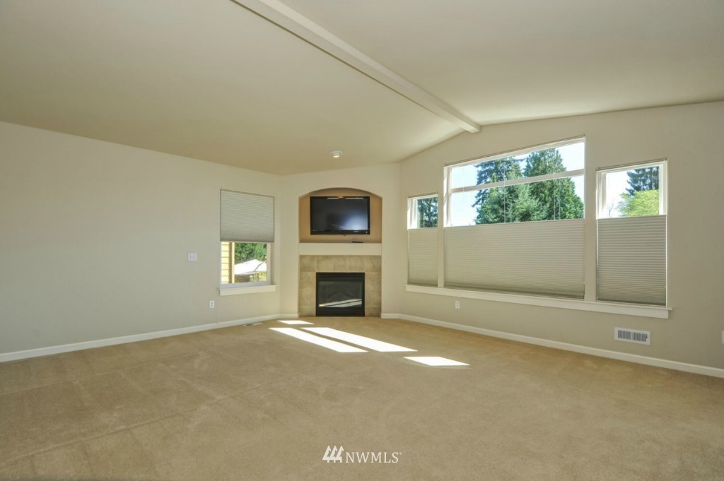 10317 Northeast 190th Street Bothell, WA 98011 - Photo 10 of 15 Gallery Image 10