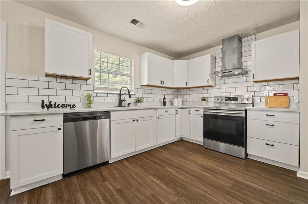 211 Millstone Drive Hampton, GA 30228 - Photo 2 of 20
