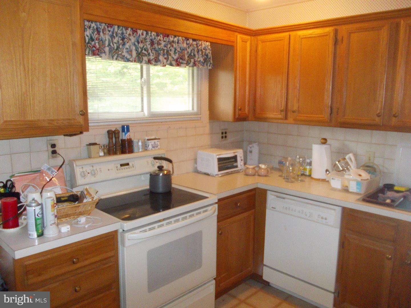 66 Candle Road Levittown, PA 19057 - Photo 3 of 13 Kitchen