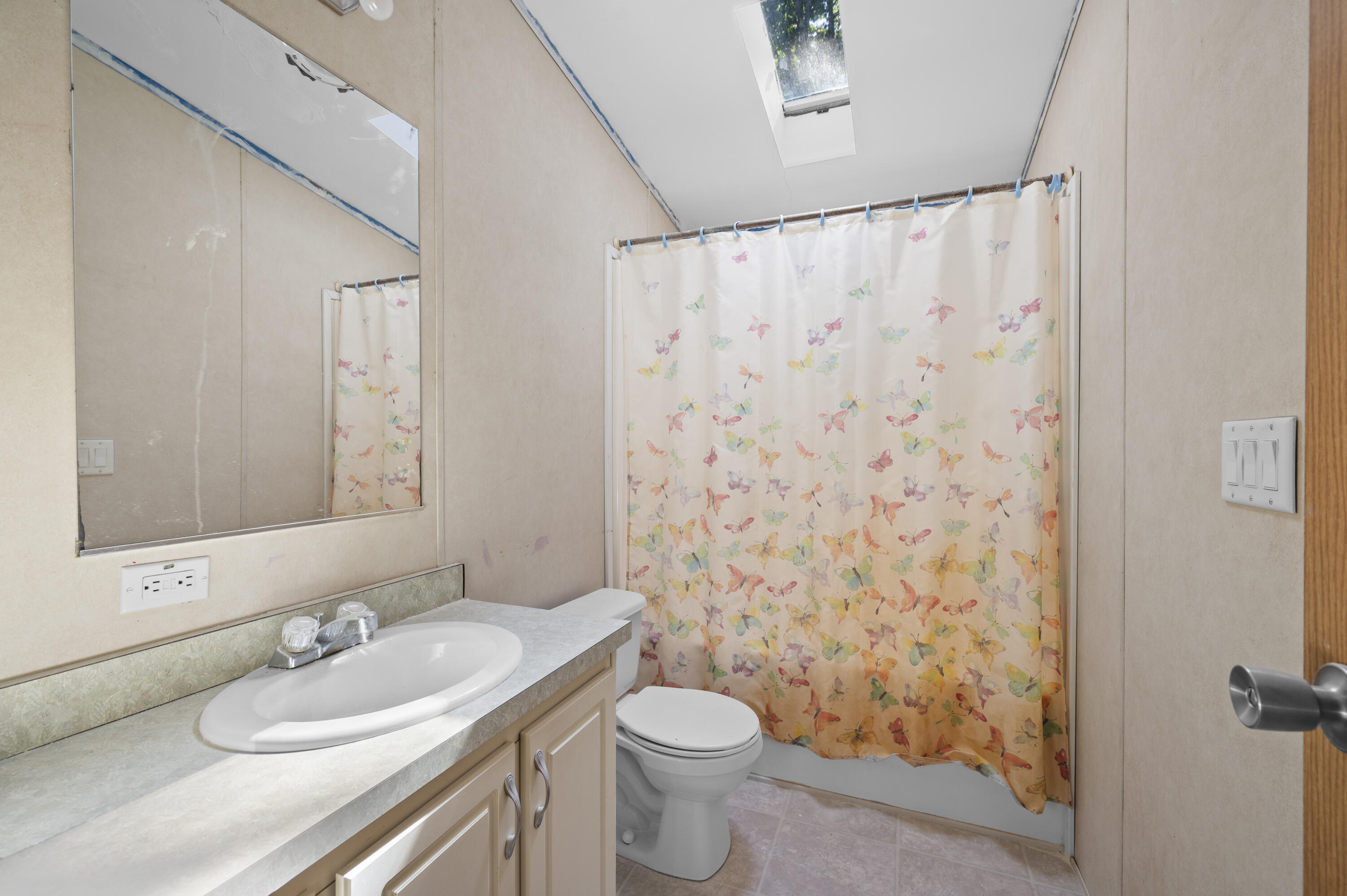 195 Oak Hill Road Lebanon, ME 04027 - Photo 14 of 28 Bathroom 2
