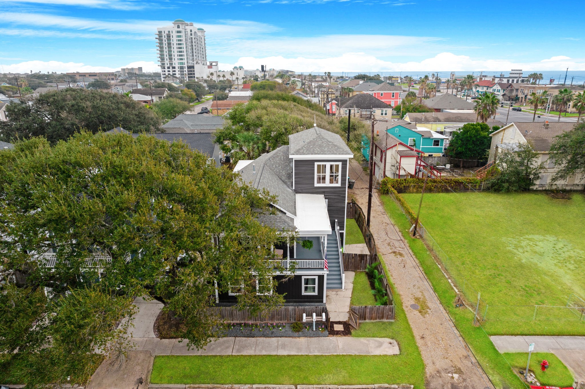 910 9th Street Galveston, TX 77550 - Photo 48 of 49 a house with river in front of it