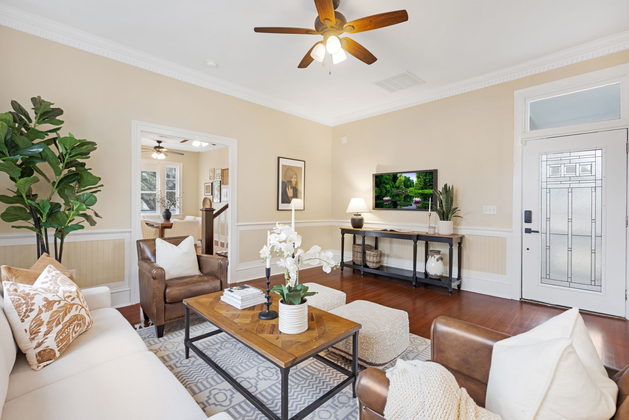 910 9th Street Galveston, TX 77550 - Photo 8 of 49 a living room with furniture and a wooden floor