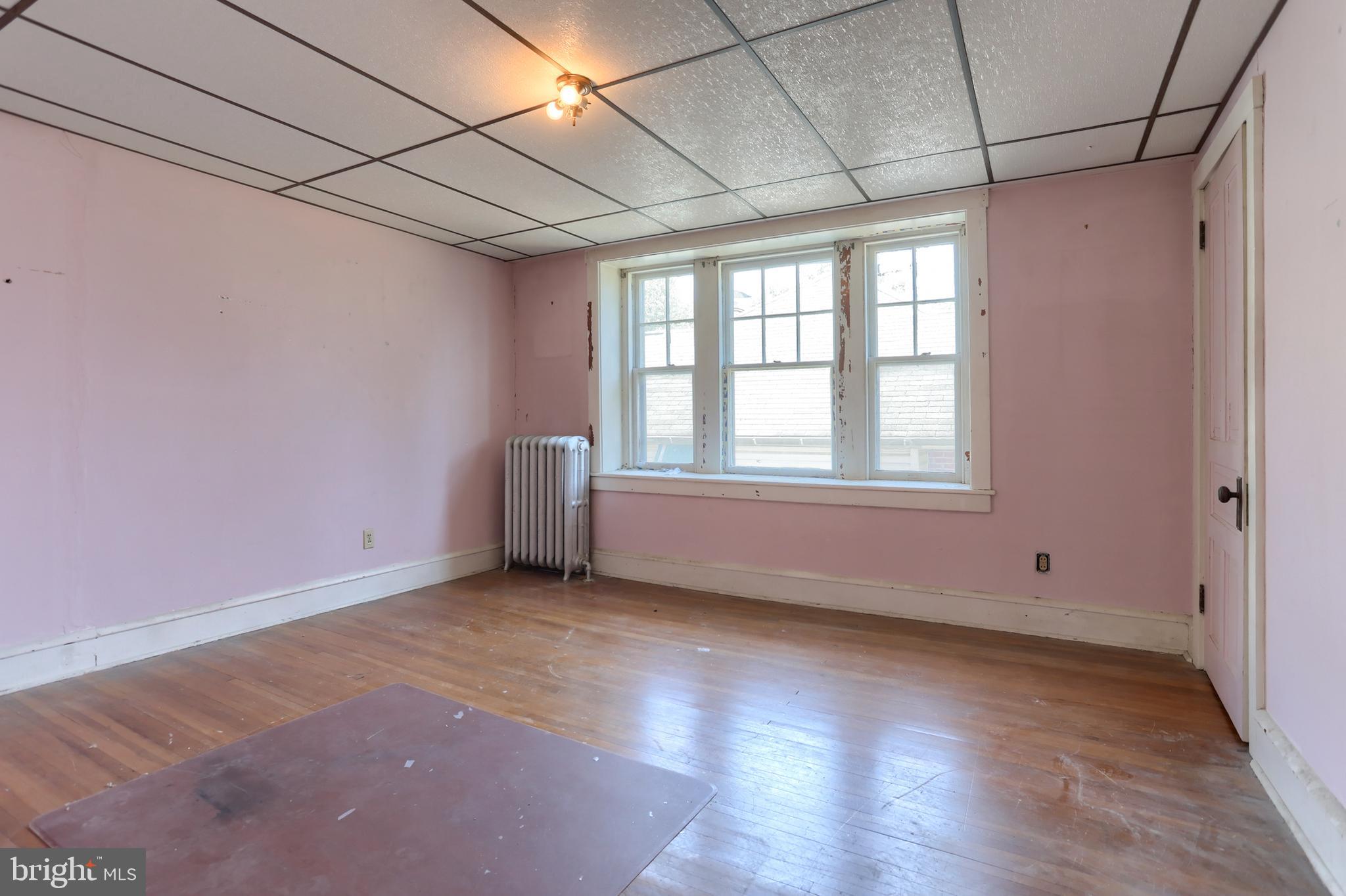 332 East Walnut Street Reading, PA 19607 - Photo 23 of 40 Bedroom 1