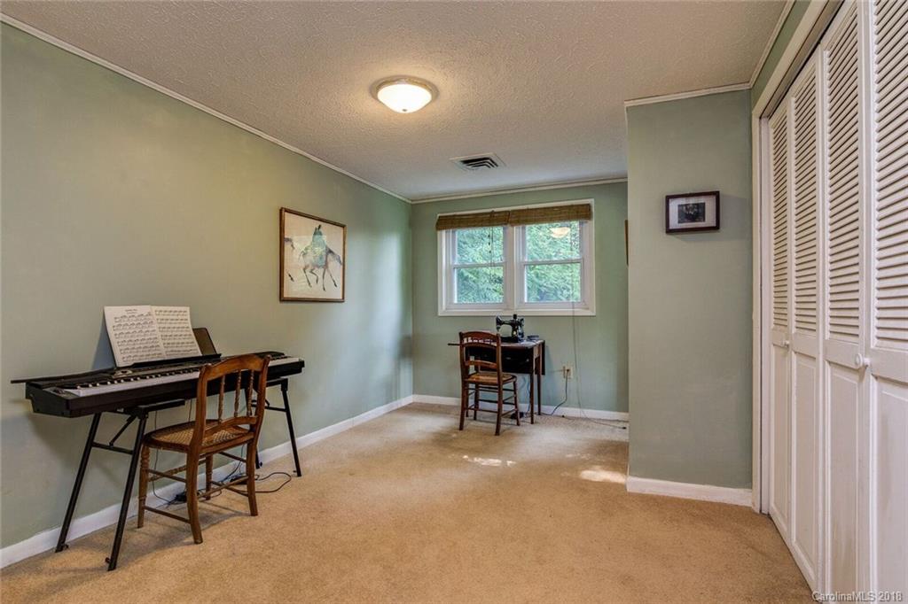 86 Carl Bowman Road Marshall, NC 28753 - Photo 23 of 29 Gallery Image 23