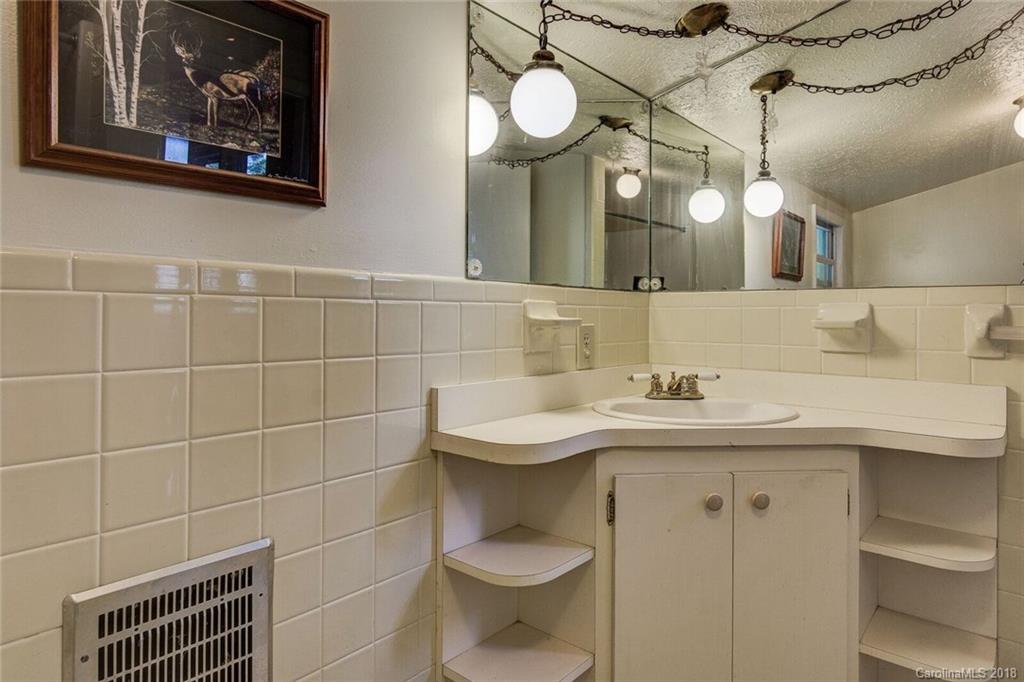 86 Carl Bowman Road Marshall, NC 28753 - Photo 24 of 29 Gallery Image 24