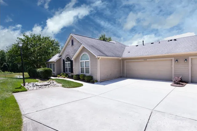 $392,000 | 4723 Polo Gate Boulevard, Charlotte, NC 28216