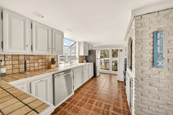 $949,000 | 112 Hiatt Street, Fall River, MA 02721