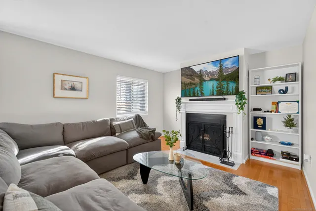 $329,000 | 30 Larkspur Drive, Unit 30, Cromwell, CT 06416