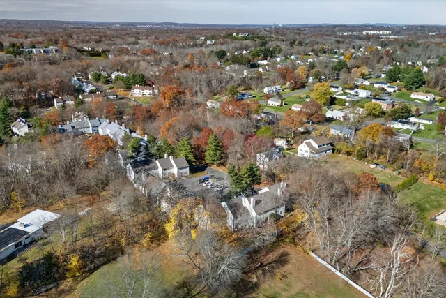 $329,000 | 30 Larkspur Drive, Unit 30, Cromwell, CT 06416