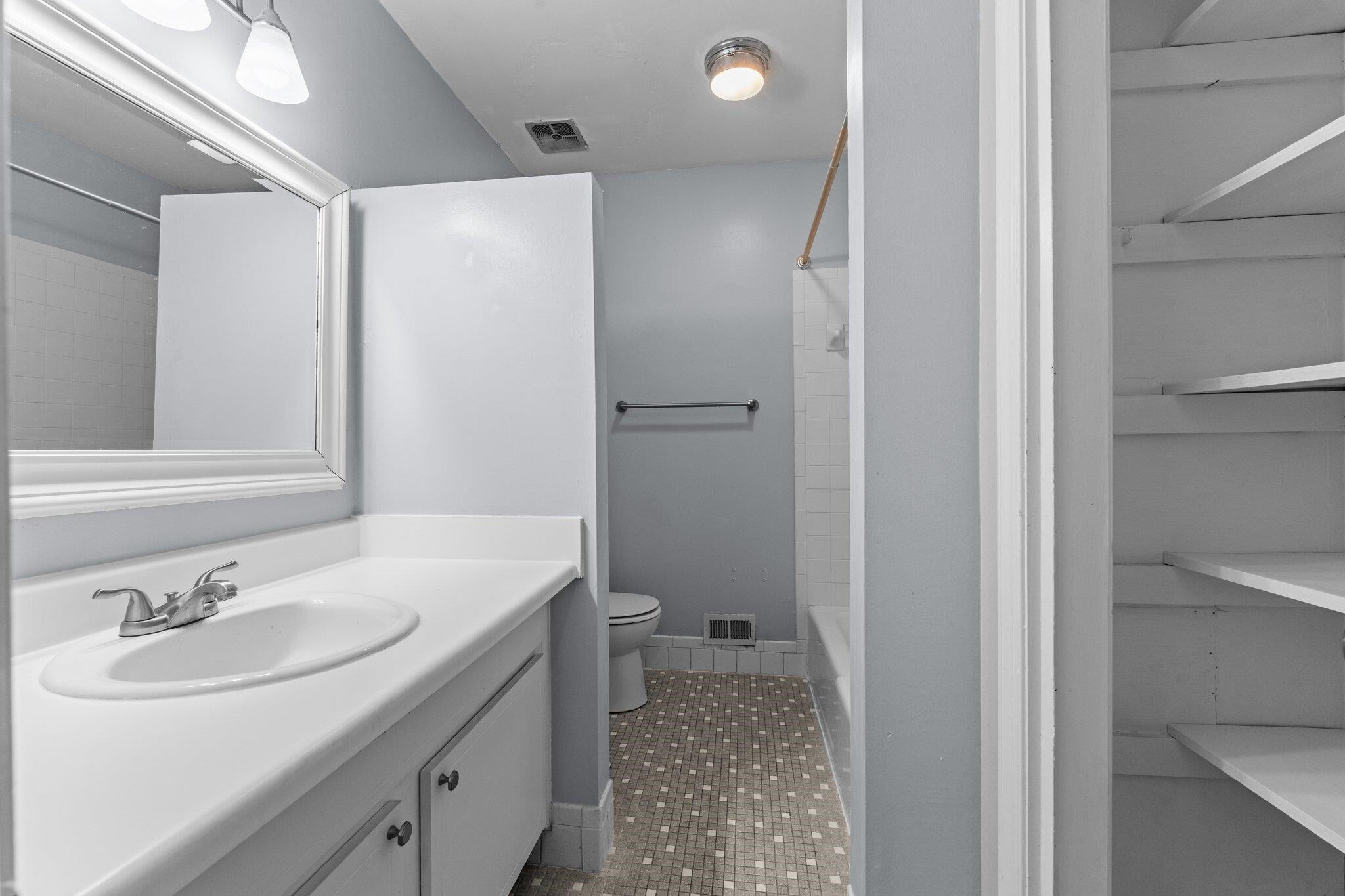3743 Yorktown Place Raleigh, NC 27609 - Photo 17 of 32 Photo 17