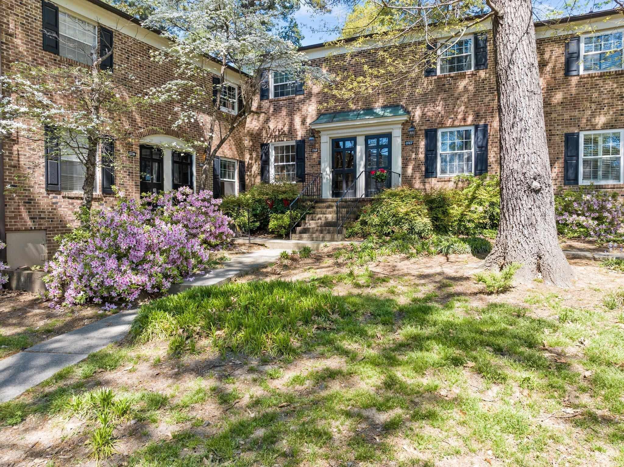 3743 Yorktown Place Raleigh, NC 27609 - Photo 3 of 32 Photo 3