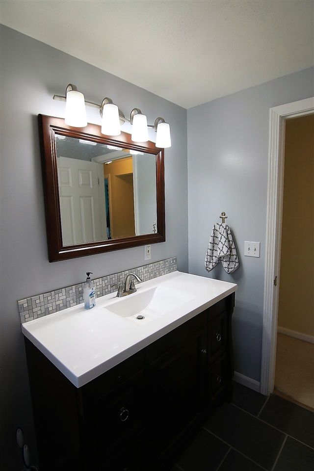 550 Weston Road Manchester, NH 03103 - Photo 20 of 29 Gallery Image 20