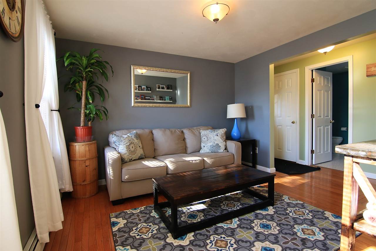 550 Weston Road Manchester, NH 03103 - Photo 3 of 29 Gallery Image 3