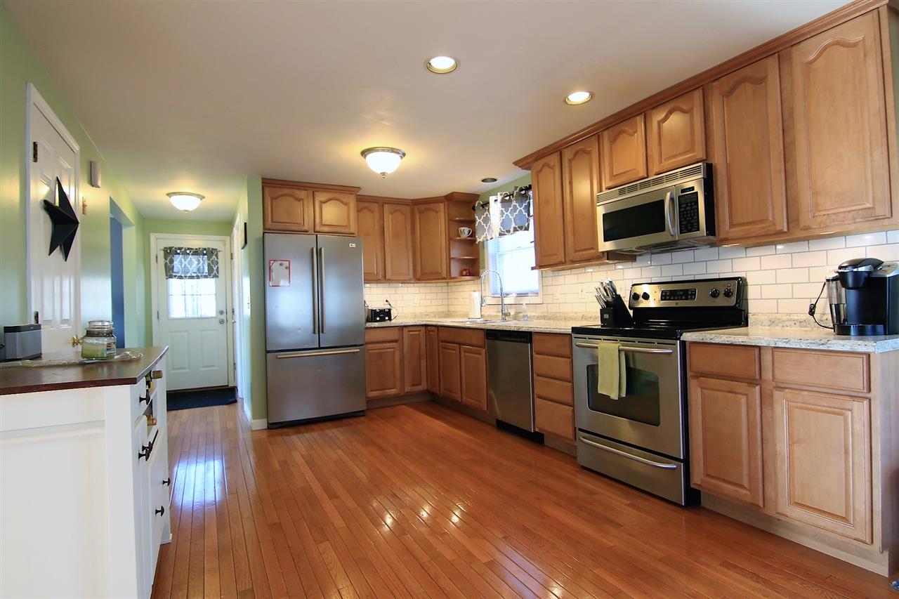 550 Weston Road Manchester, NH 03103 - Photo 6 of 29 Gallery Image 6