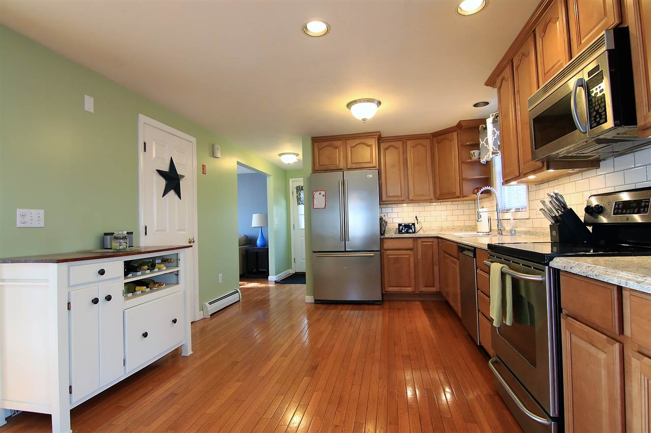 550 Weston Road Manchester, NH 03103 - Photo 8 of 29 Gallery Image 8