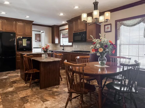 $215,000 | 220 Robin Hood Lane, Unit 220, Exeter, NH 03833