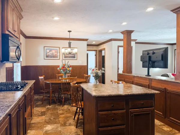 $215,000 | 220 Robin Hood Lane, Unit 220, Exeter, NH 03833