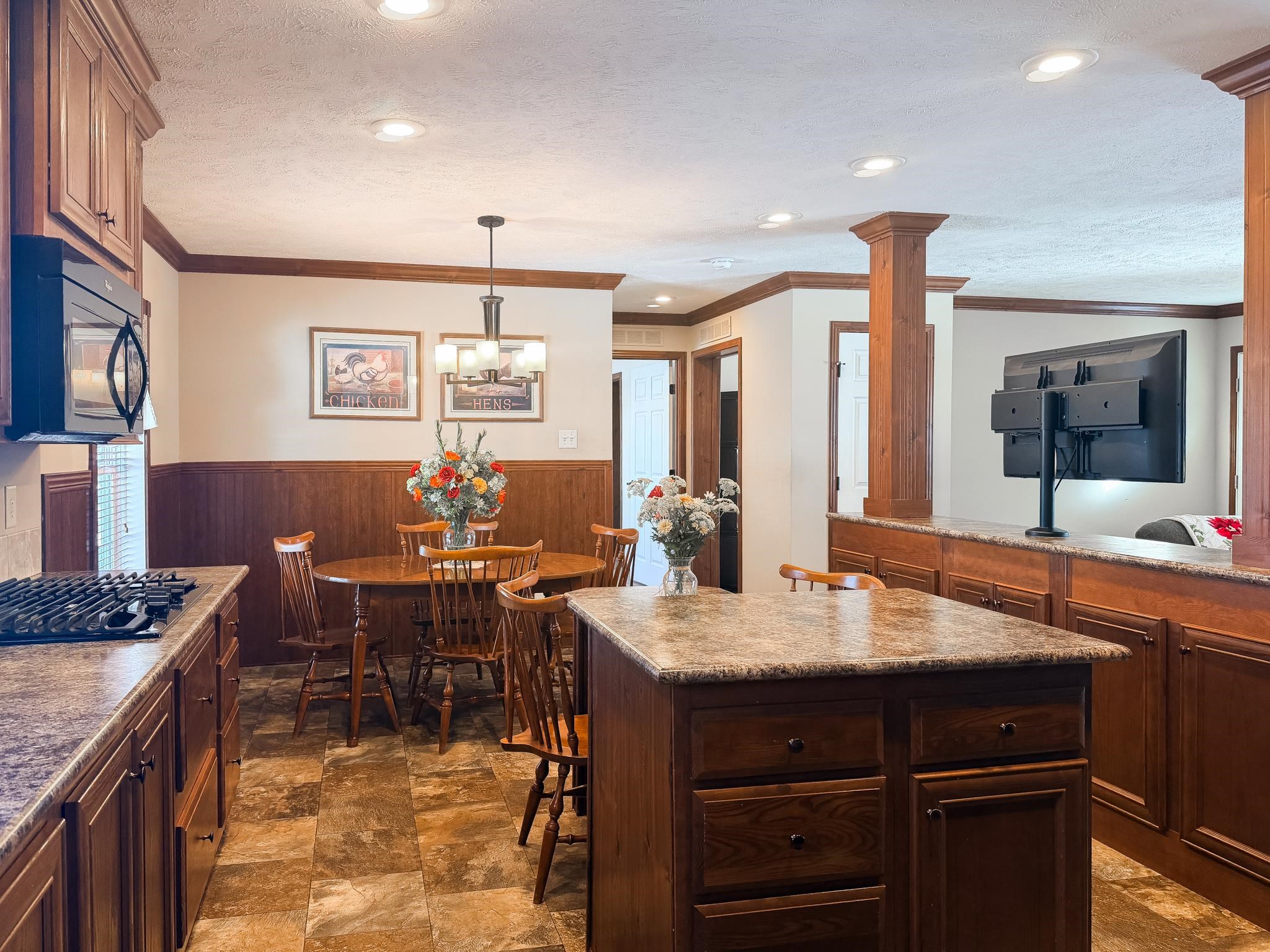 220 Robin Hood Lane, Unit 220 Exeter, NH 03833 - Photo 17 of 38