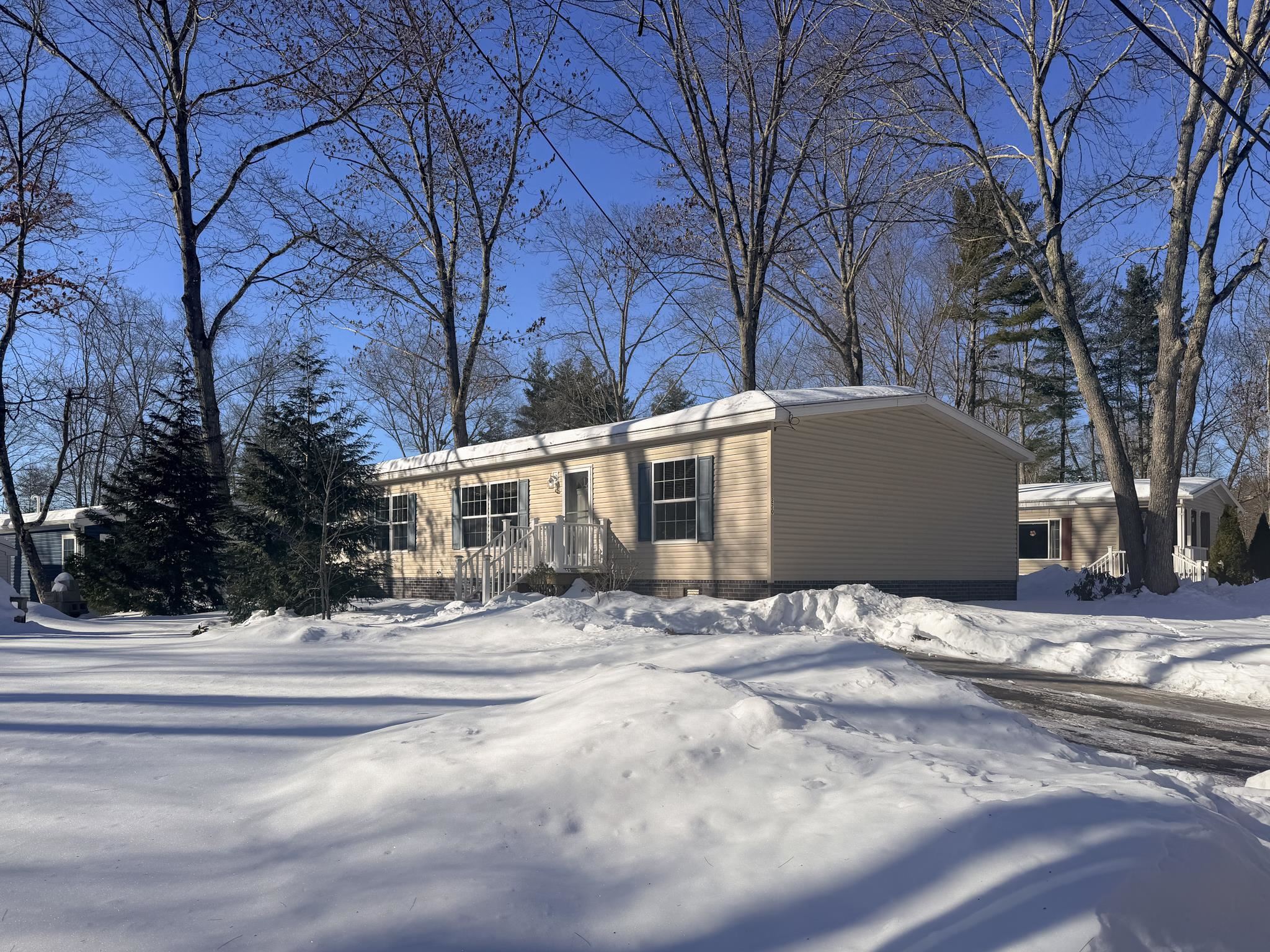 220 Robin Hood Lane, Unit 220 Exeter, NH 03833 - Photo 4 of 38