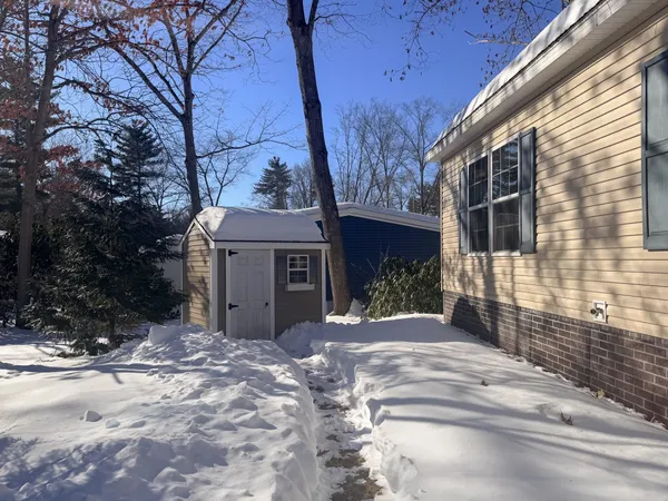 $215,000 | 220 Robin Hood Lane, Unit 220, Exeter, NH 03833