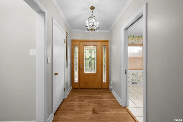 $275,000 | 660 18th Avenue, East Moline, IL 61244