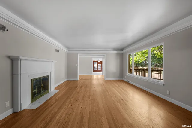 $275,000 | 660 18th Avenue, East Moline, IL 61244