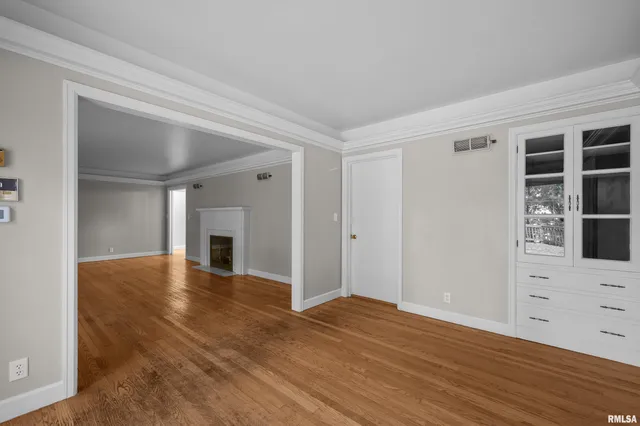 $275,000 | 660 18th Avenue, East Moline, IL 61244