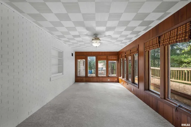 $275,000 | 660 18th Avenue, East Moline, IL 61244