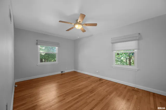 $275,000 | 660 18th Avenue, East Moline, IL 61244