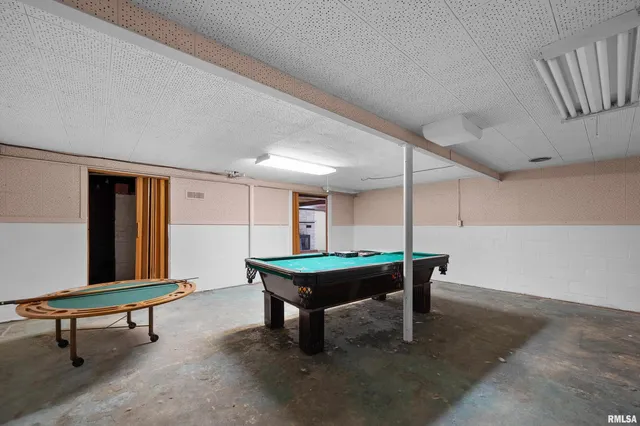 $275,000 | 660 18th Avenue, East Moline, IL 61244