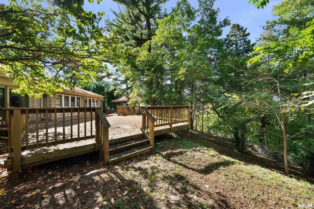 $275,000 | 660 18th Avenue, East Moline, IL 61244