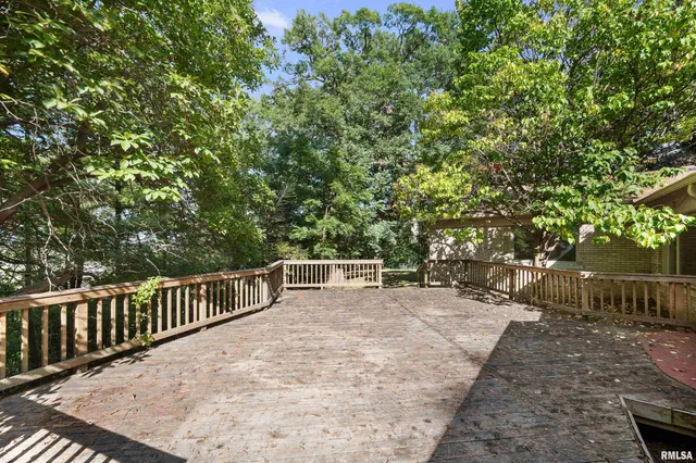 $275,000 | 660 18th Avenue, East Moline, IL 61244