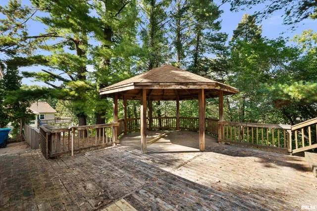 $275,000 | 660 18th Avenue, East Moline, IL 61244