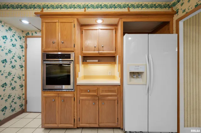 $275,000 | 660 18th Avenue, East Moline, IL 61244