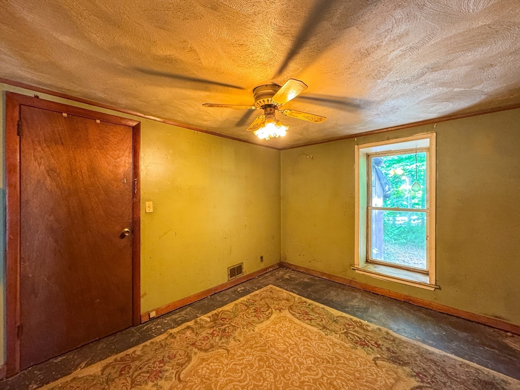 332 Batchelor Street Granby, MA 01033 - Photo 12 of 33