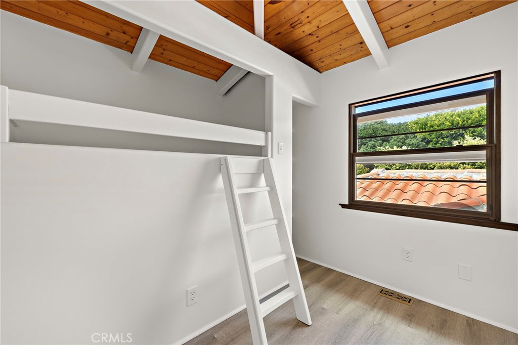 490 Agate Street Laguna Beach, CA 92651 - Photo 31 of 38 a view of entryway with a window