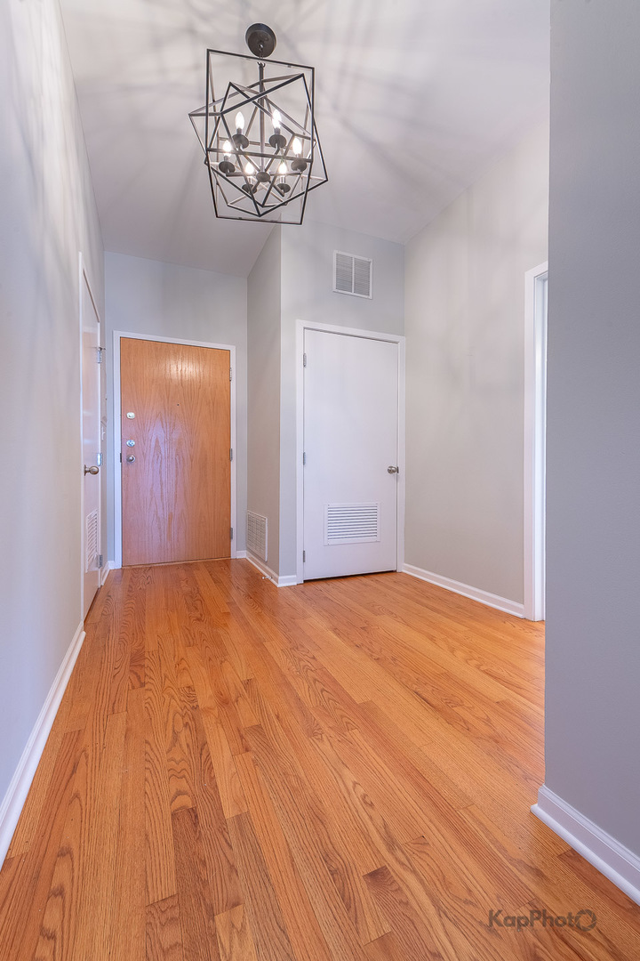 811 South Lytle Street, Unit 410 Chicago, IL 60607 - Photo 5 of 26 Gallery Image 5