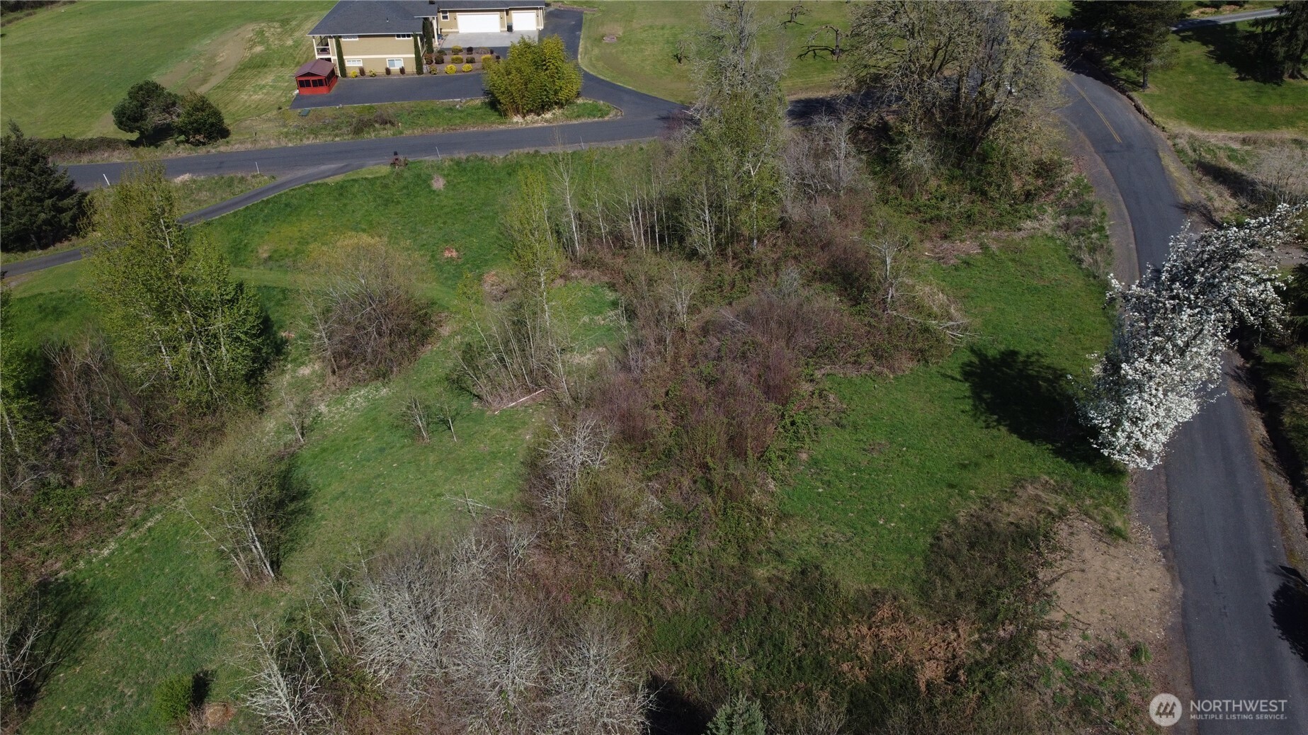 420 Topeka Road Kelso, WA 98626 - Photo 18 of 26 a view of a house with a yard
