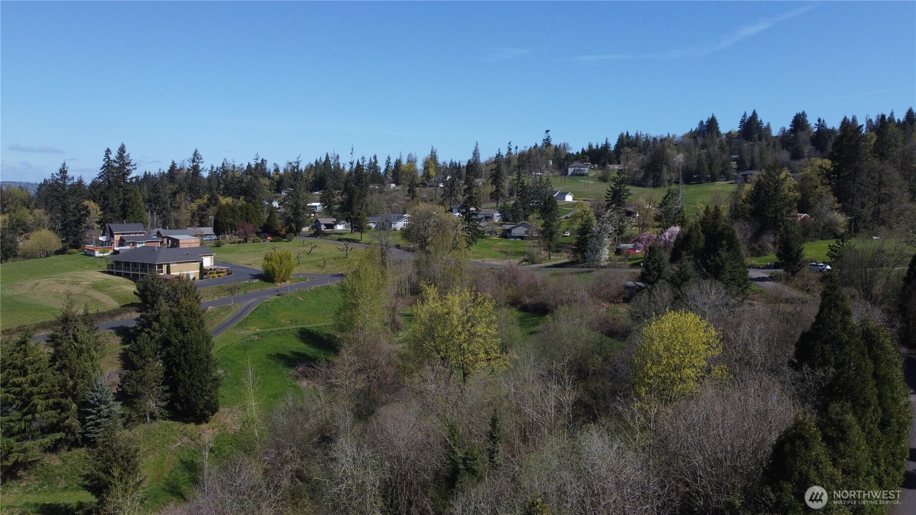 420 Topeka Road Kelso, WA 98626 - Photo 21 of 26 a view of a town with trees in the background