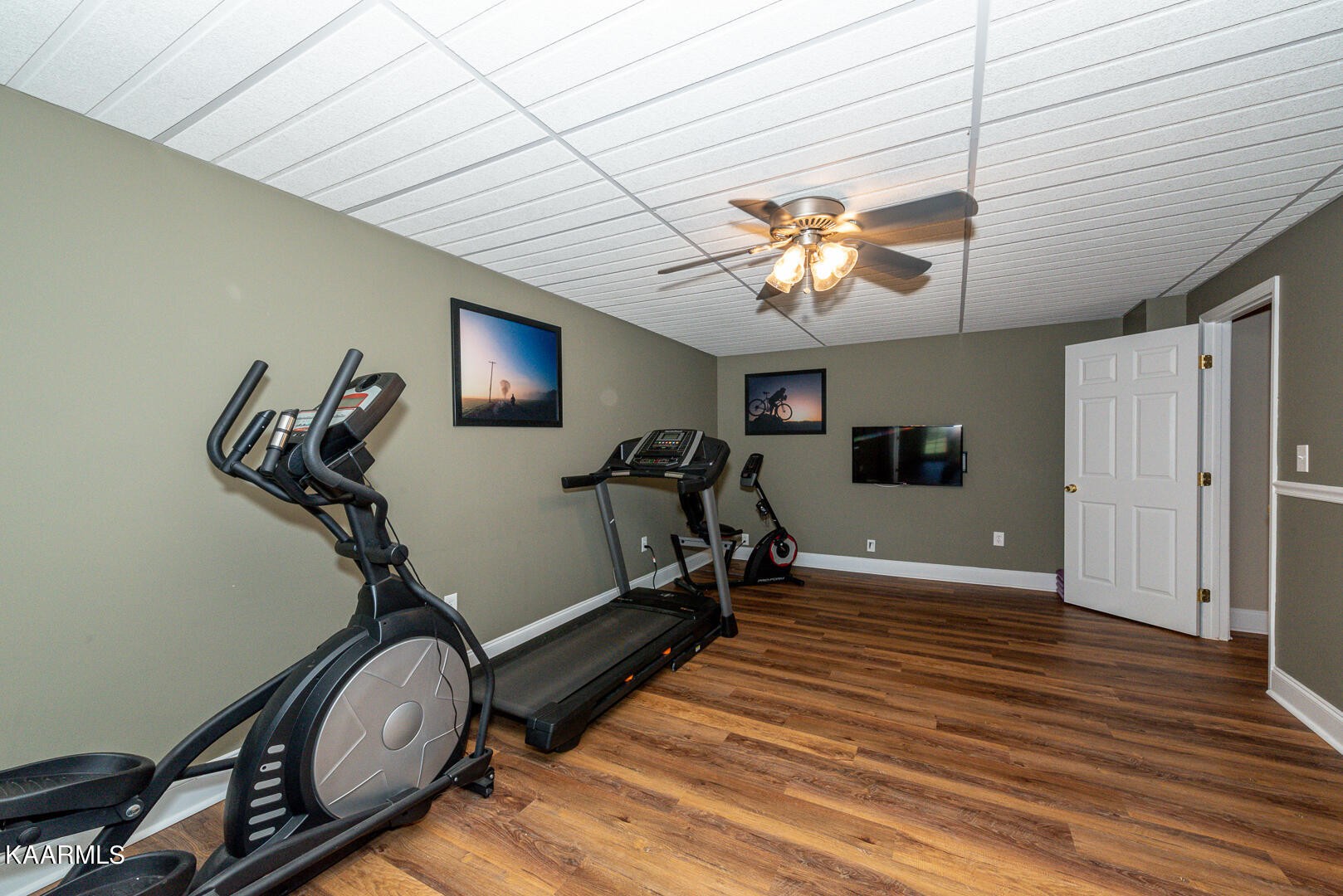 1010 Burton Road Greenback, TN 37742 - Photo 46 of 49 a view of a room with gym equipment