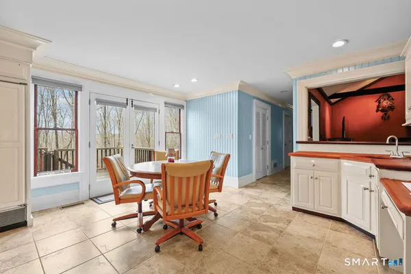 $885,000 | 17 Abbotts Hill Road, Newtown, CT 06470
