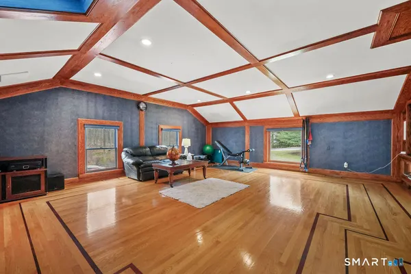 $885,000 | 17 Abbotts Hill Road, Newtown, CT 06470