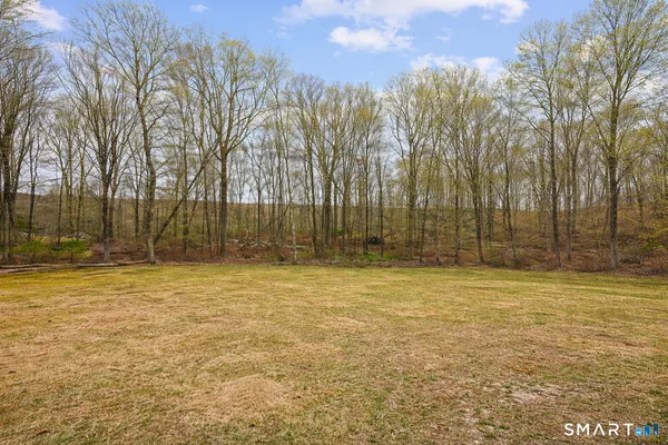 $885,000 | 17 Abbotts Hill Road, Newtown, CT 06470