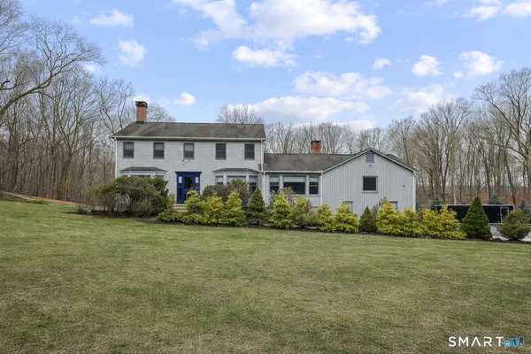 $885,000 | 17 Abbotts Hill Road, Newtown, CT 06470