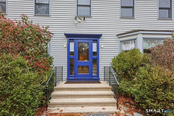 $885,000 | 17 Abbotts Hill Road, Newtown, CT 06470