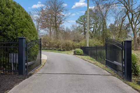 $3,900,000 | 3900 Crestridge Drive, Nashville, TN 37204