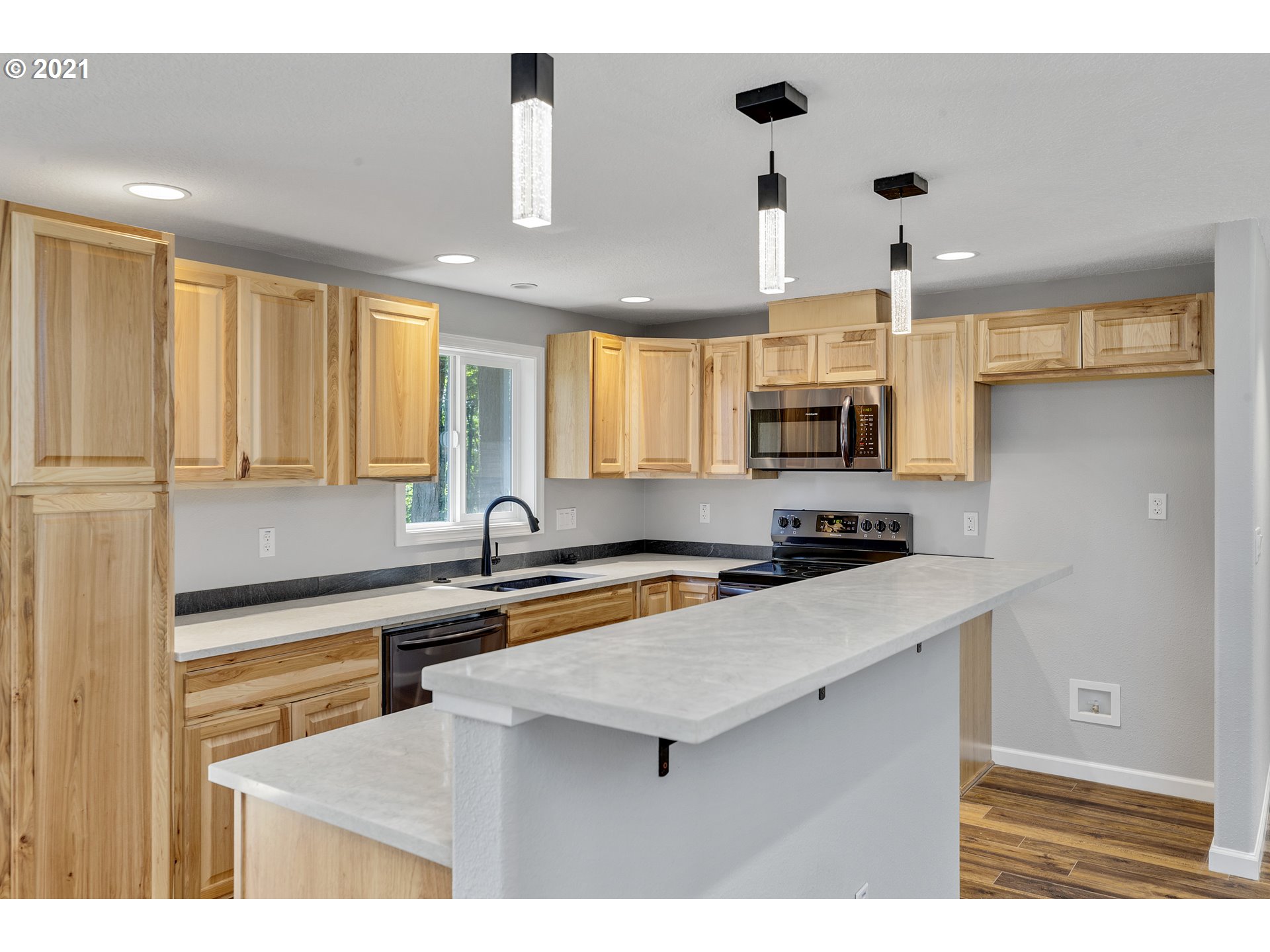 17216 South Carlson Road Oregon City, OR 97045 - Photo 4 of 22
