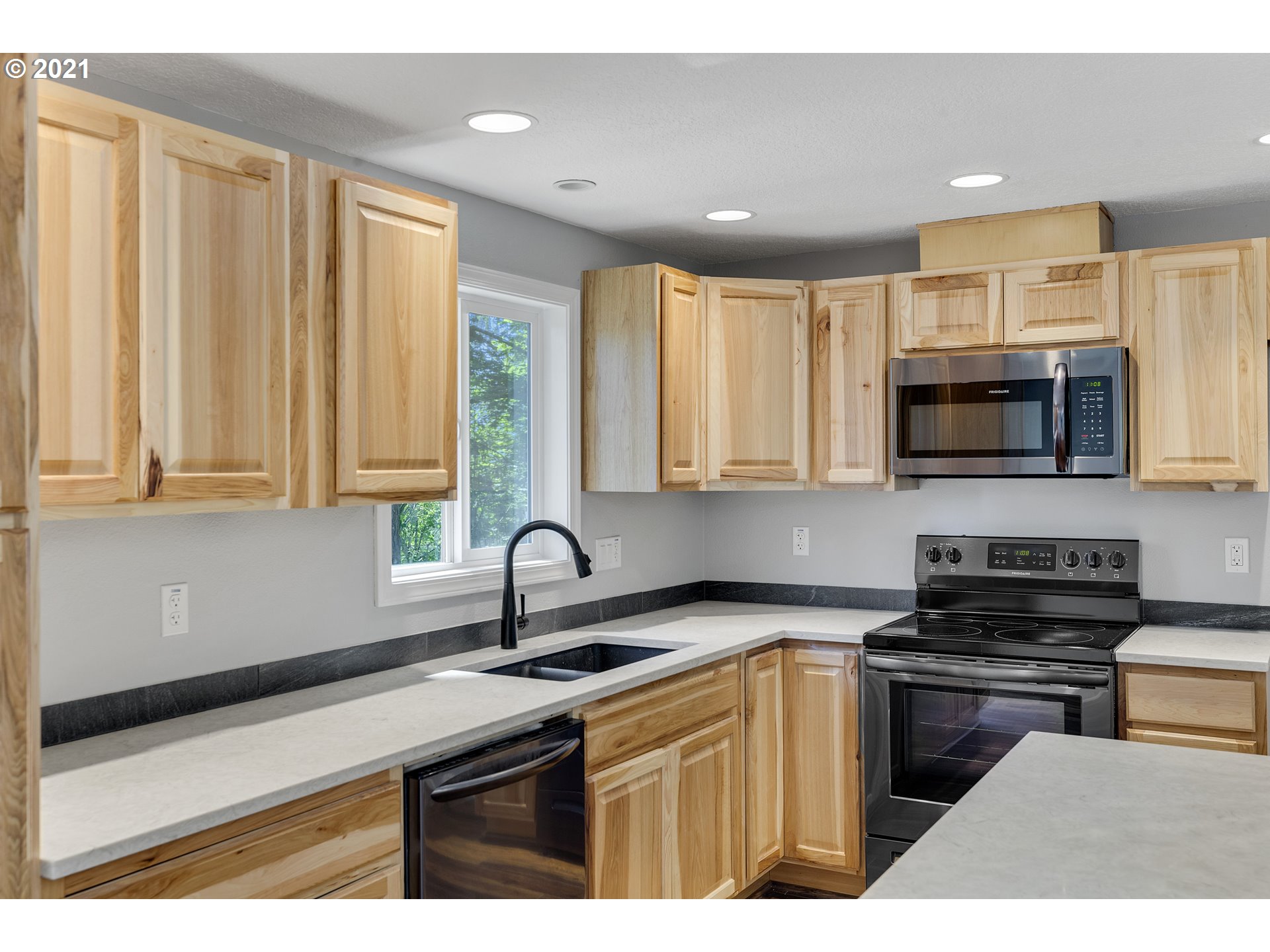 17216 South Carlson Road Oregon City, OR 97045 - Photo 5 of 22