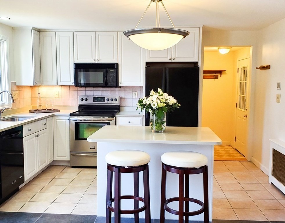 6 Ford Road Sudbury, MA 01776 - Photo 4 of 31 Gallery Image 4